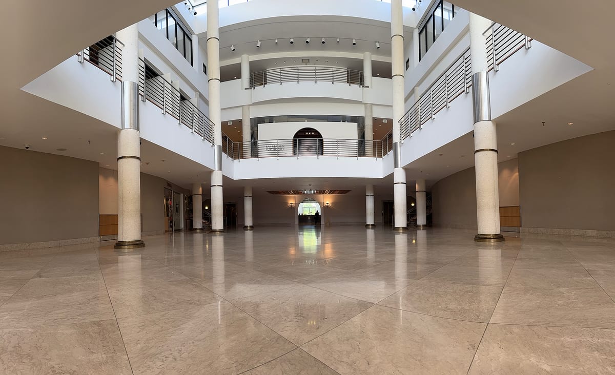 Atrio del Museo de Arte de Puerto Rico.